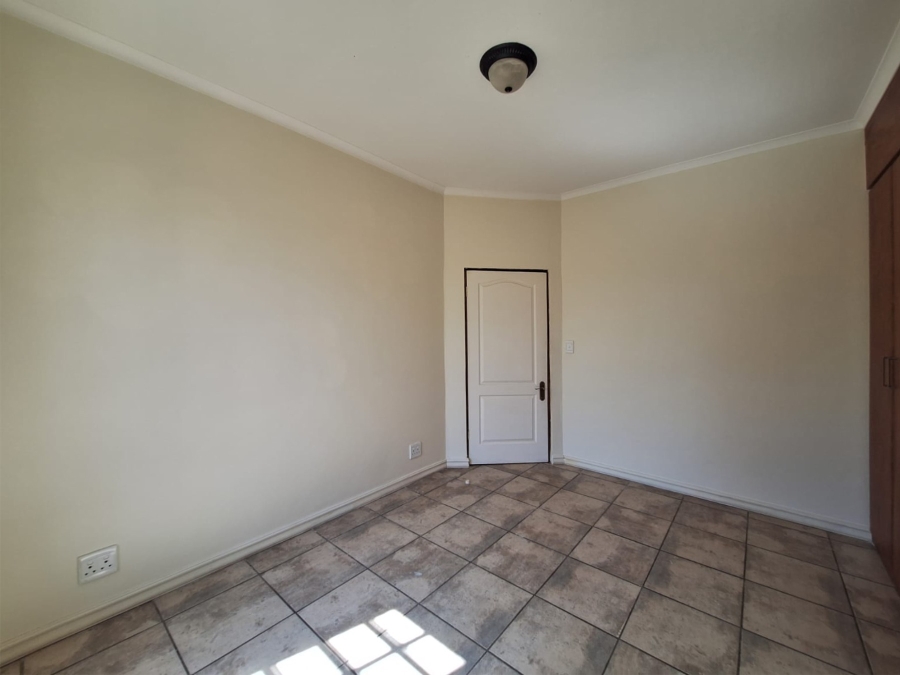 To Let 3 Bedroom Property for Rent in Meerhof North West